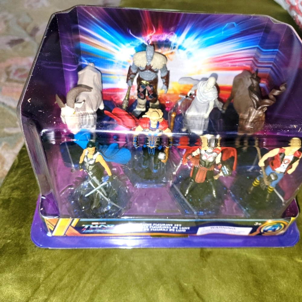 Disney New Marvel Studios Thor Love and Thunder Figurine Set Disney